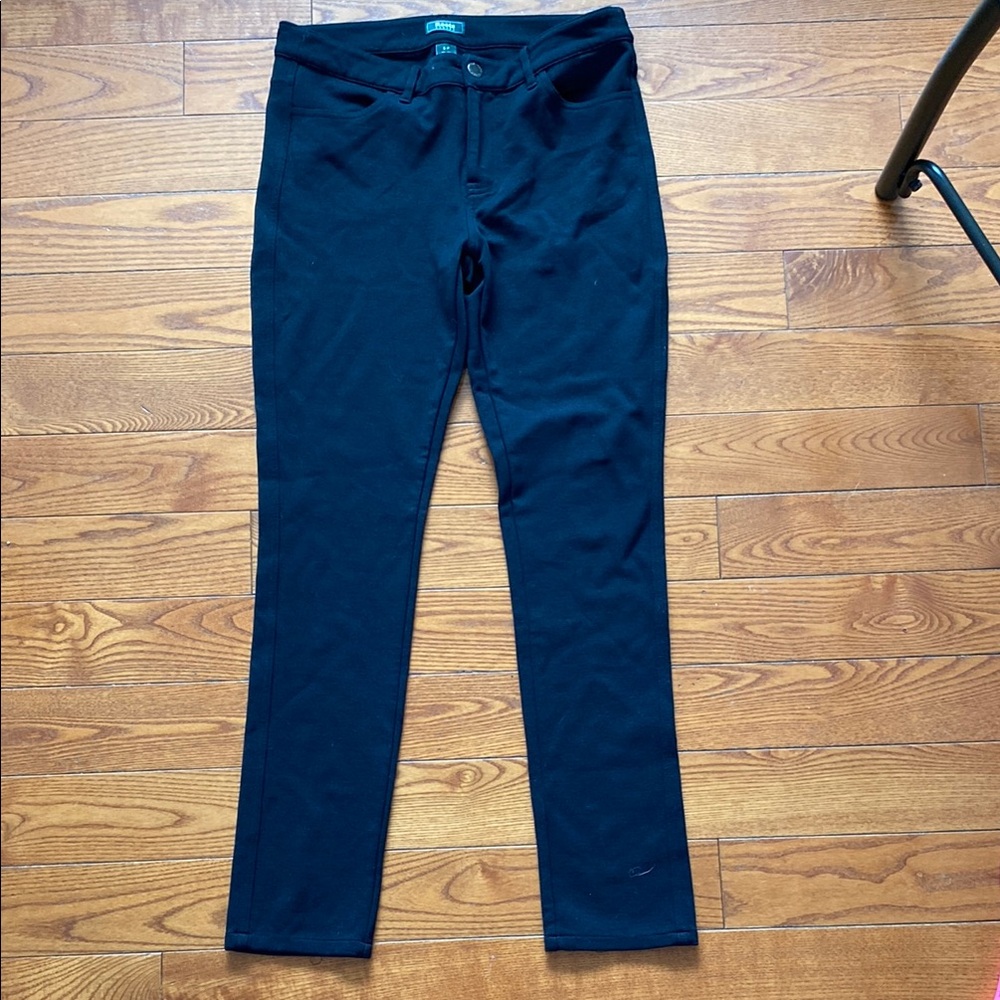 Roots Canada Black Casual Pants women’s stretchy size small skinny.